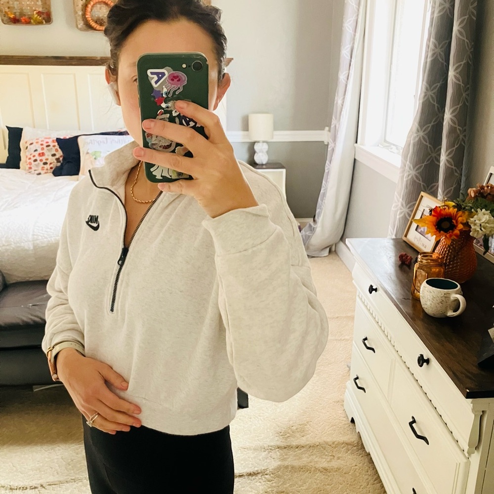 Nike Women's Off-White Quarter-Zip Sweatshirt CROPPED